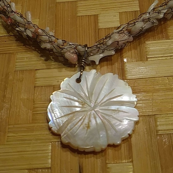 Coral and Shell Necklace - Picture 2 of 7